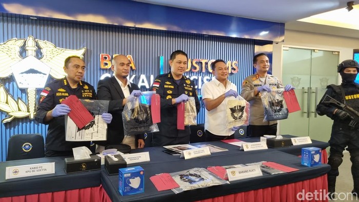 Pria Asal India Diamankan di Bandara Soetta, Sembunyikan Butiran Emas dalam Popok