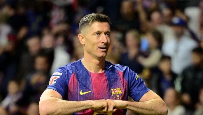 MU Kenapa Nggak Rekrut Lewandowski Saja?
